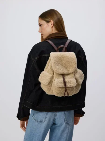 Reserved Рюкзак зі штучної овчини бежевий