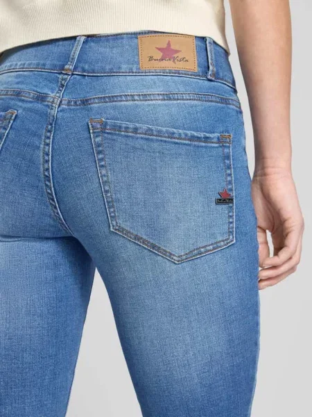 Jeansy w skróconym kroju Buena Vista niebieskie