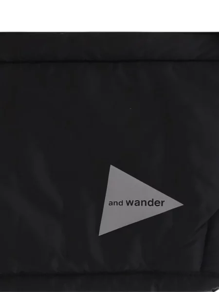 Geantă And Wander cu imagine cu cordon negru
