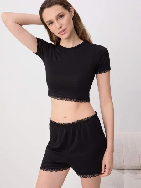 Trendyol Pantaloni scurți negru