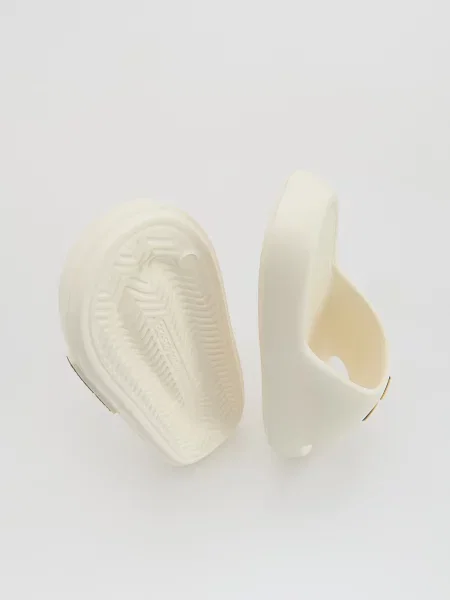 Сандалии Reserved с ремешками