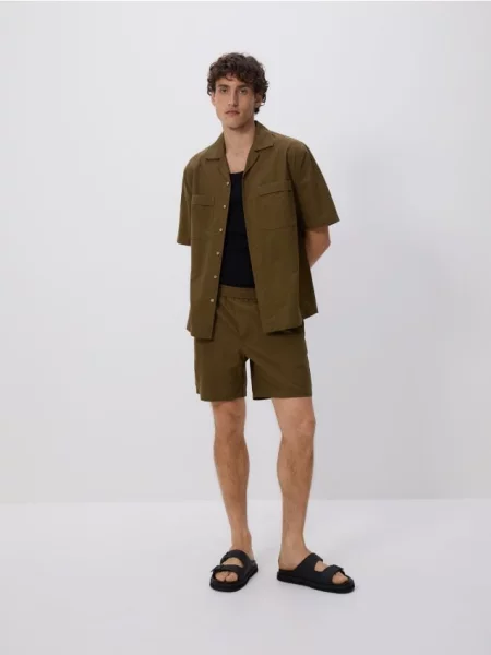 Reserved Сорочка regular із додаванням льону пильно-зелений зелена