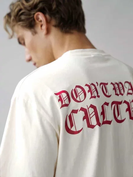 T-shirt z napisem i nadrukiem z tyłu Don't Waste Culture biała