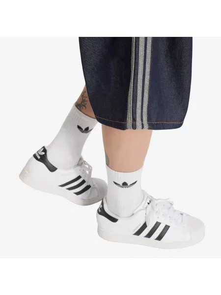 Adidas Džínsové šortky Firebird Adicolor Jorts Mid-Rise Tmavomodrá