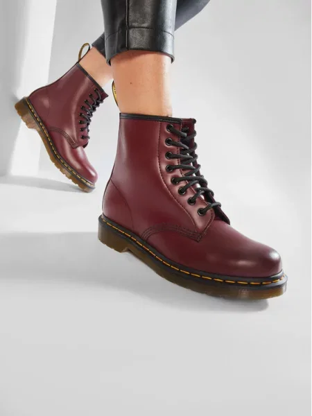 Dr. Martens Šnurovacie čižmy čerešňová
