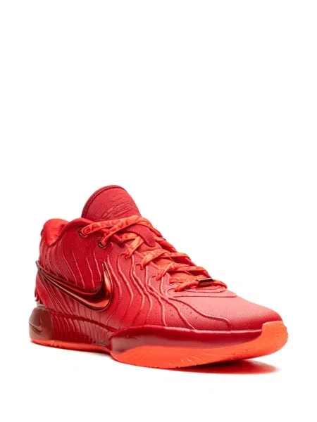Retro tenisky Nike LeBron bílé