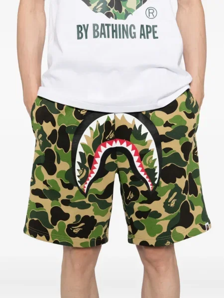 Pantaloni scurți A Bathing Ape® cu imagine verde