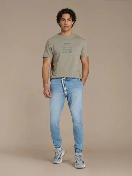 Sinsay Džíny jogger s efektem praní modrá