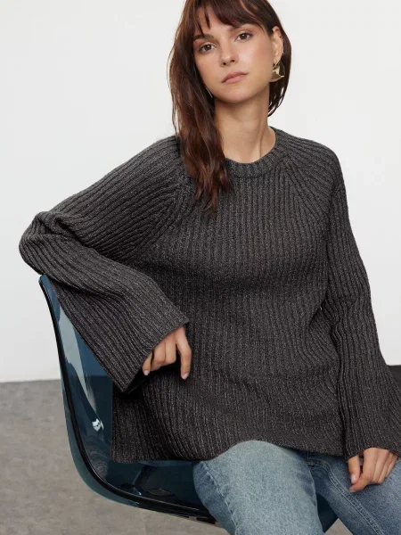 Cu peplum pulover Trendyol