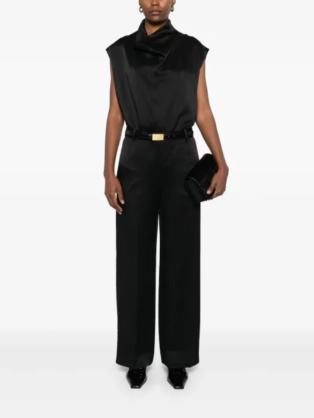 Pantaloni Toteme din crep negru