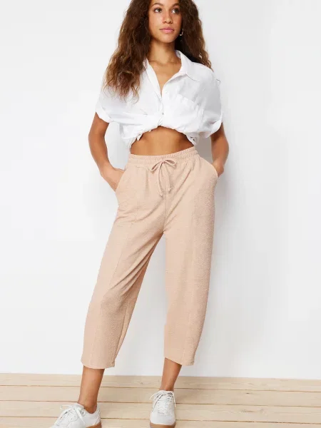 Pantaloni Trendyol tricotate bej