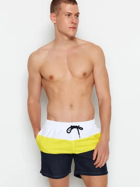 Pantaloni scurți Trendyol portocaliu