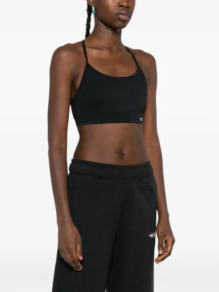 Semišový sportovní top New Balance s výšivkou s kapucí černý