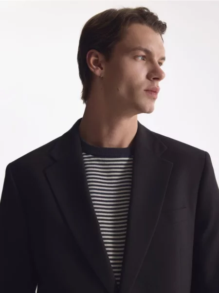 Reserved Slim fit sako s prímesou ľanu tmavohnedá