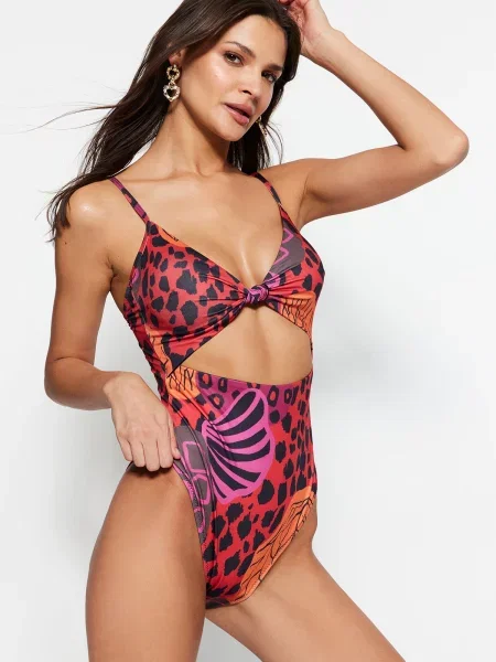 Бански Trendyol с V-образно деколте с животински шарки черно