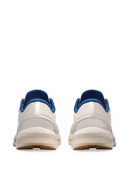 Sneakerși On