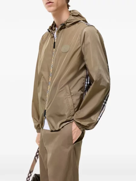 Geacă Burberry în carouri cu glugă maro