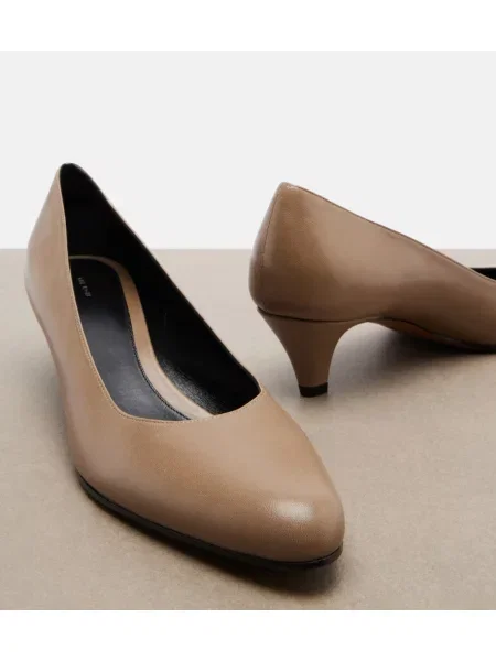 Pantofi cu toc The Row din piele maro