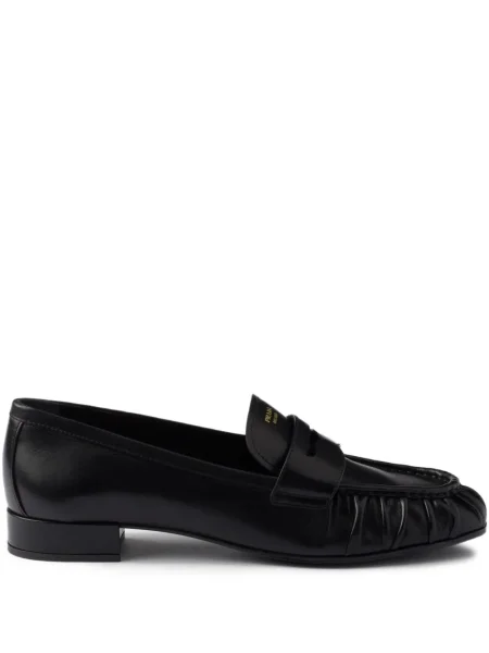 Pantofi loafer Prada din piele plisate negru