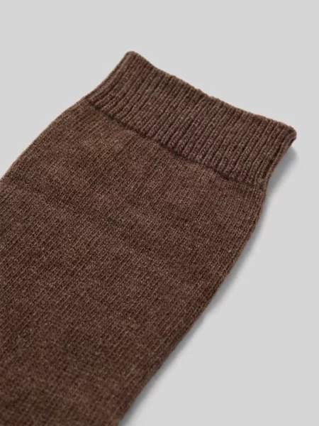 Skarpety z wysokiej jakości mieszanki wełny i kaszmiru model ‘COSY WOOL’ Falke beżowe