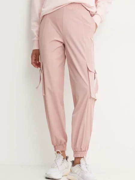 Спортен панталон Guess AURLIE с изчистен дизайн розово
