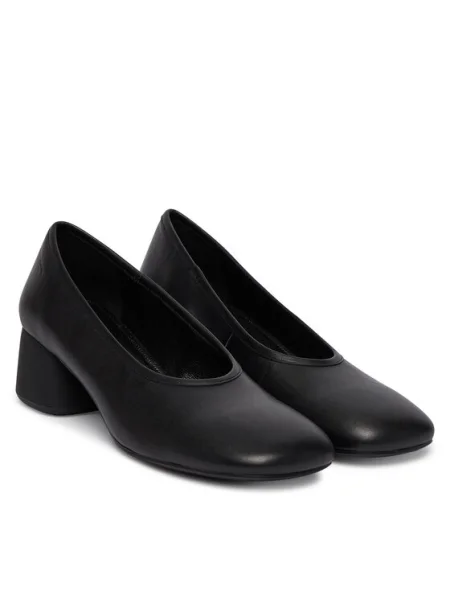 VAGABOND SHOEMAKERS Körömcipők Livia' fekete