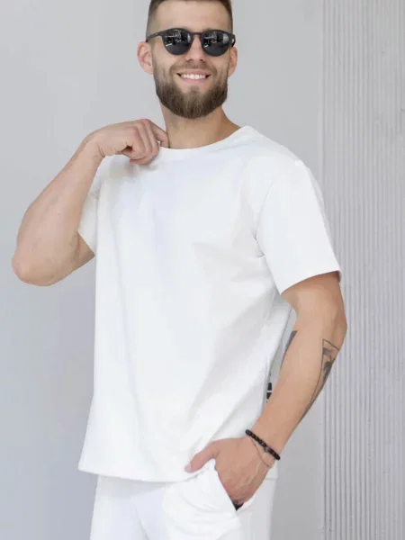 Футболка біла