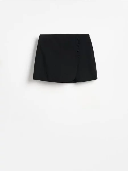 Reserved Fustă tip tenis cu adaos de negru