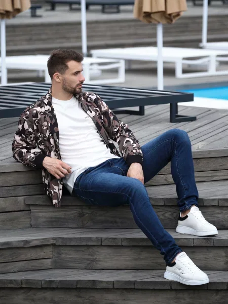 Вітровка Les Hommes
