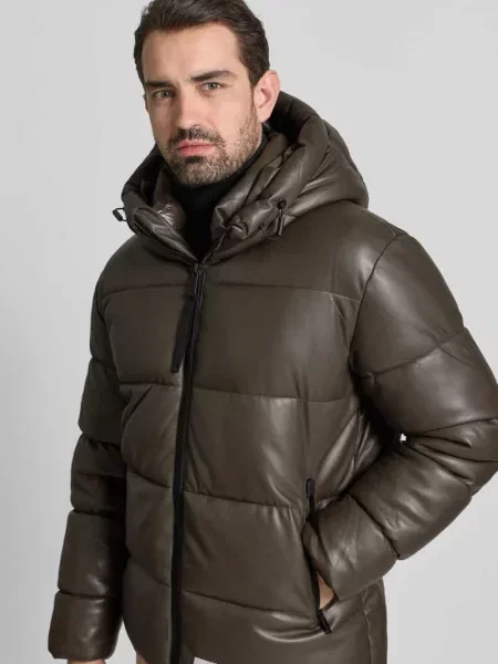Kurtka w stylu puffer w kroju regular fit z naszywką z logo model Coen' Khujo