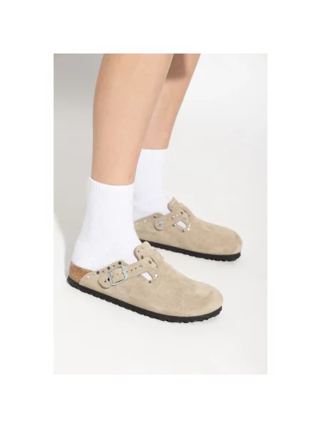 Birkenstock klapki zamszowe Boston Rivet beżowe