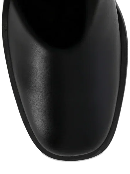 Botine Stuart Weitzman din piele cu cataramă negru