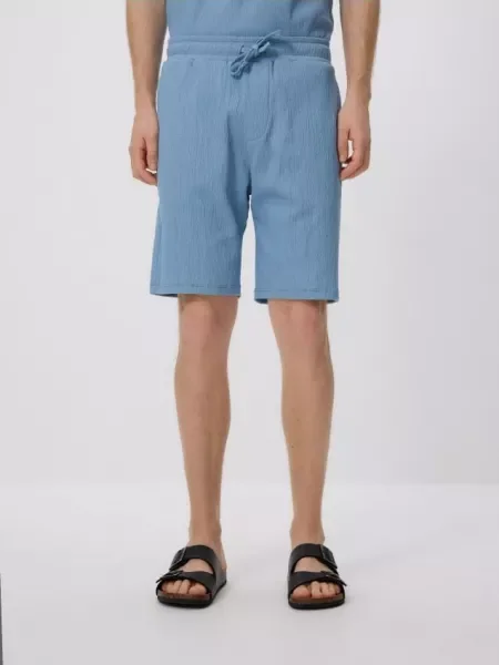 Reserved Pantaloni scurți regular din structurat albastru-pal albastru