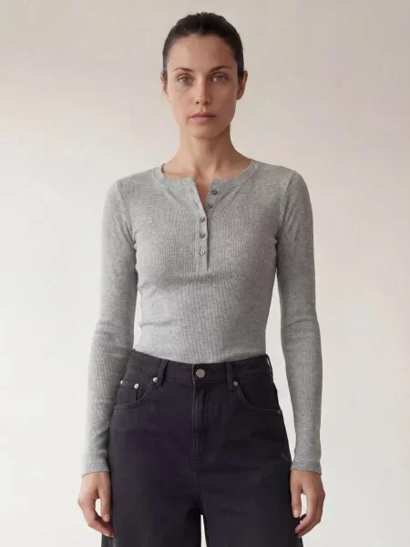 ARMIE Majica The Petra Henley Slim-Fit Top LGM svetlo siva