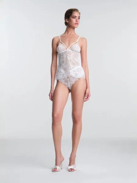 Penti Body PENTI Scarlett geblümtes Spitzen-Teddy mit V-Ausschnitt ohne Bügel okker