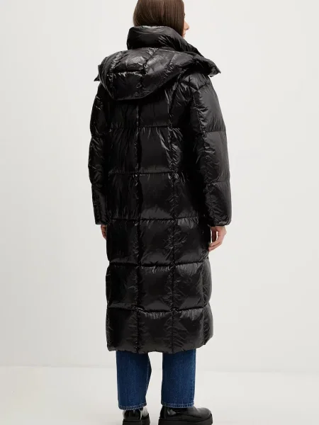 Péřová bunda Tommy Jeans zimní oversize černá