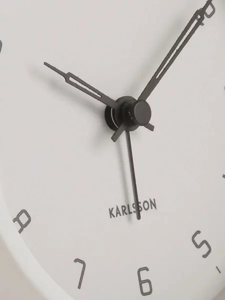 Часы Karlsson