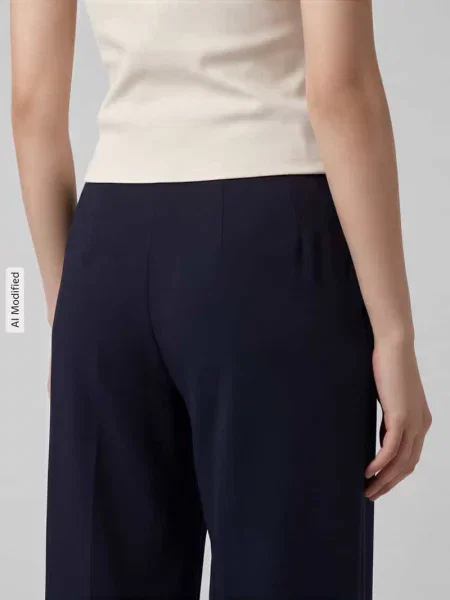 Spodnie materiałowe z wpuszczanymi w stylu francuskim model ‘NALEY’ Seductive granatowe