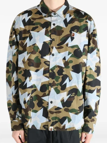 Cămașă A Bathing Ape® cu imagine cu model camuflaj