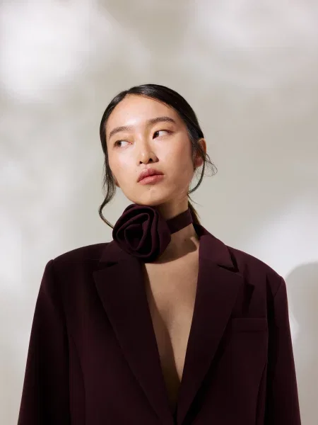 Reserved Блейзер з декоративною трояндою бордовий