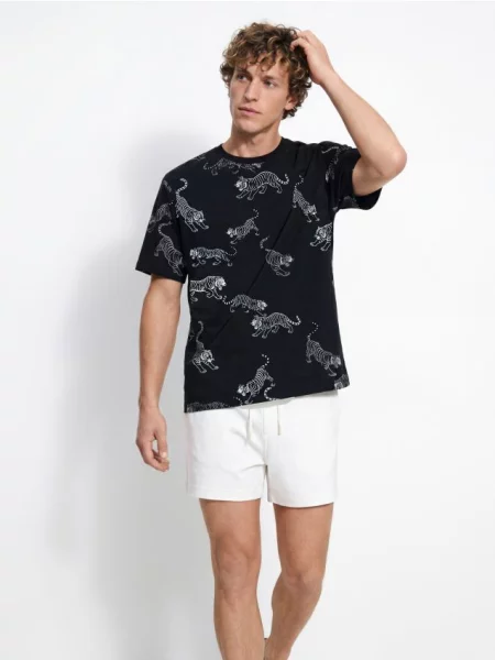 Reserved Tricou regular fit negru
