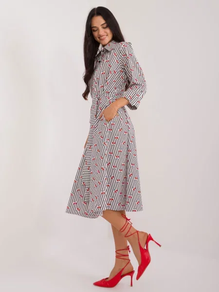 Obleka srajčna obleka Fashionhunters nad koleni bela