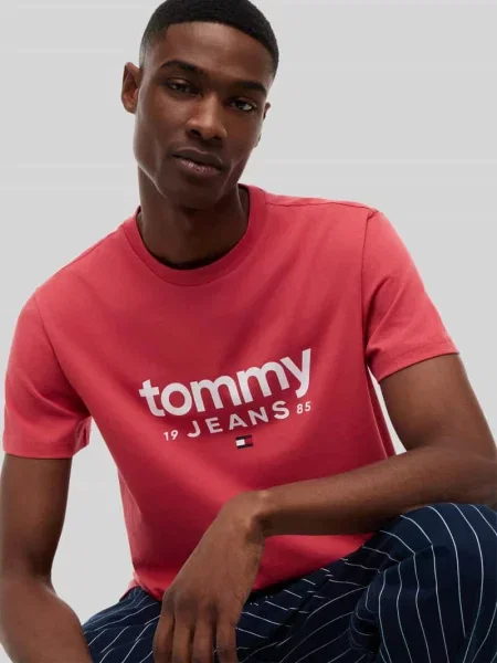 T-shirt o kroju relaxed fit z czystej bawełny z napisem z logo Tommy Jeans czerwona