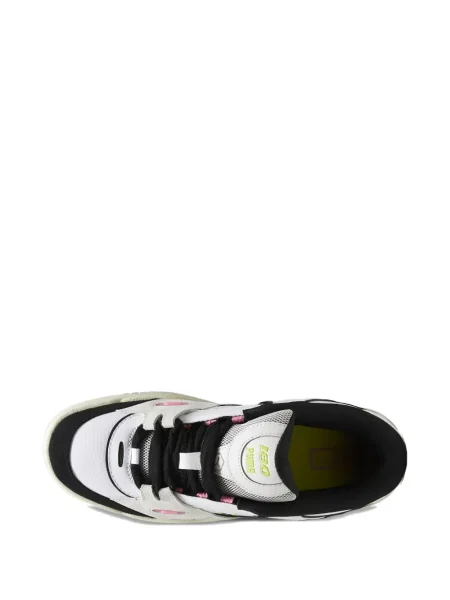 Sneakerși Puma Suede din piele de căprioară alb