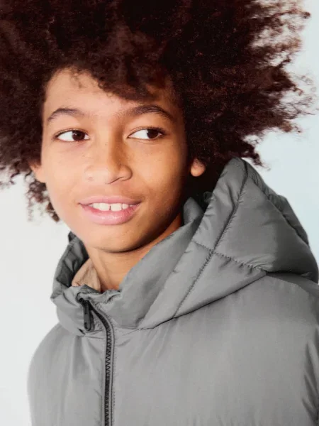 Pikowana kurtka z kapturem średni Dzieci 12 MANGO KIDS brązowy