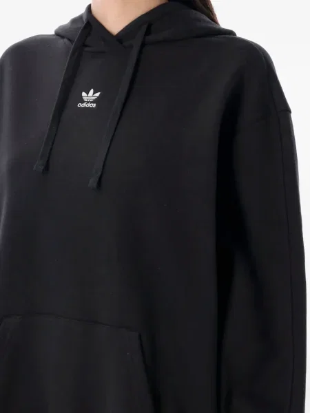 Pantaloni scurți Adidas zdrențuiți cu dungi din satin maro