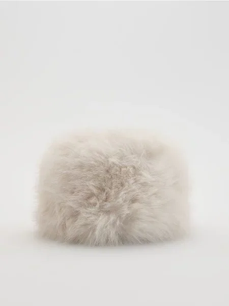 Reserved Шапка зі штучного хутра білий