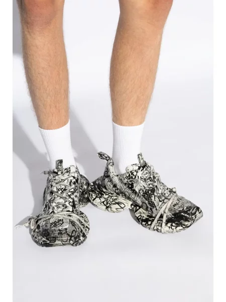 Sportbačiai Balenciaga balta