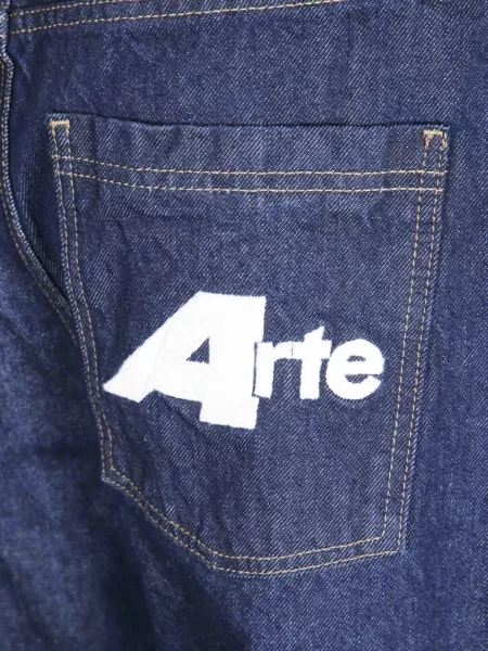 Blugi drepți Arte Antwerp cu autograf albastru