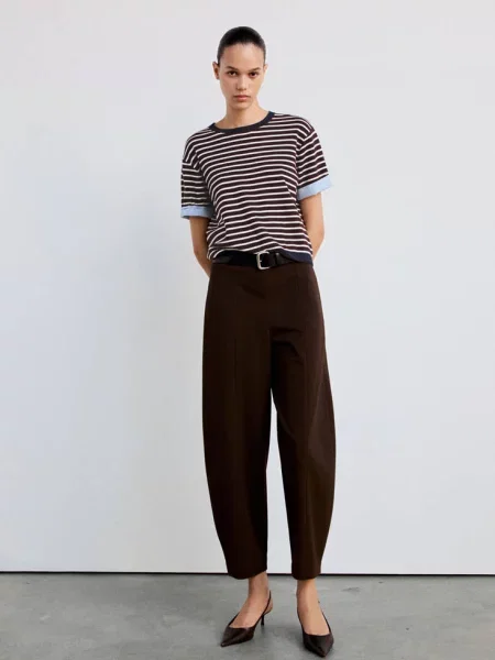Sweter z dzianiny z warstwową koszulą czekoladowy Kobieta L MANGO